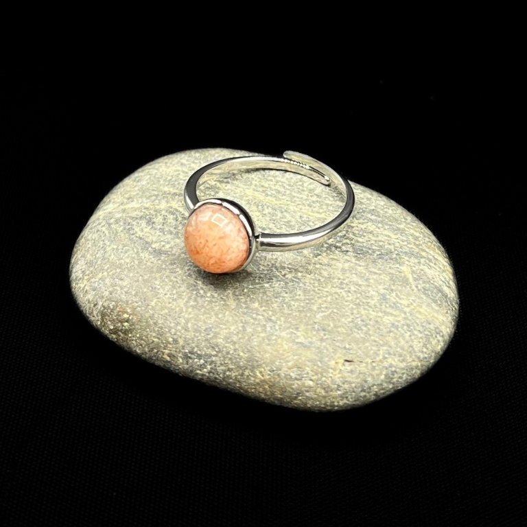 Anillo de piedra solar en plata 925