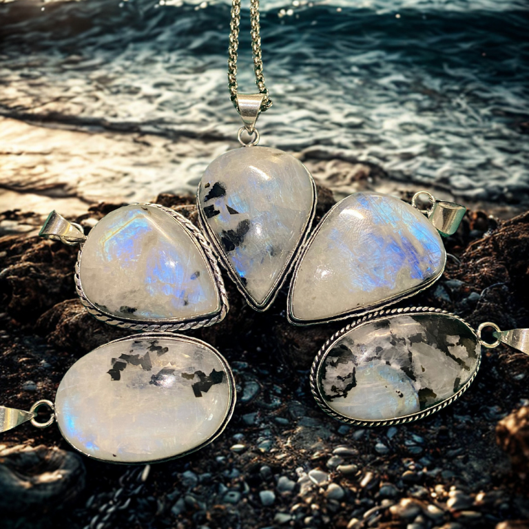 Collana in Pietra di Luna e Tormalina Nera