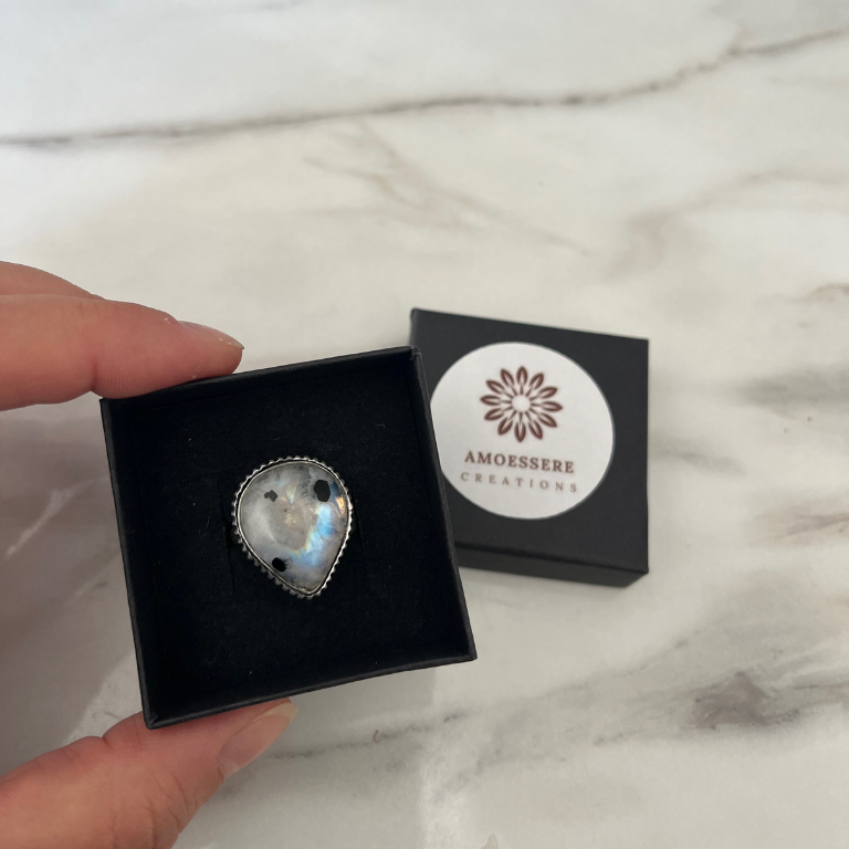 Anello con Pietra di Luna e Tormalina Nera