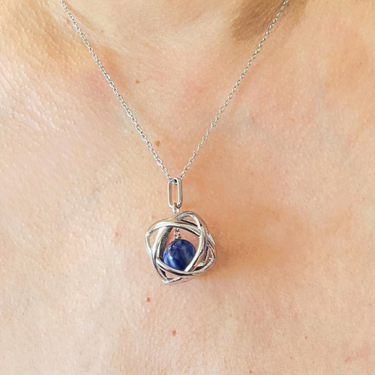 Collana con ciondolo Genesa – Simbolo di Armonia e Protezione