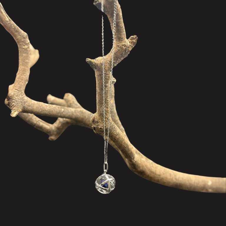 Collana con ciondolo Genesa – Simbolo di Armonia e Protezione