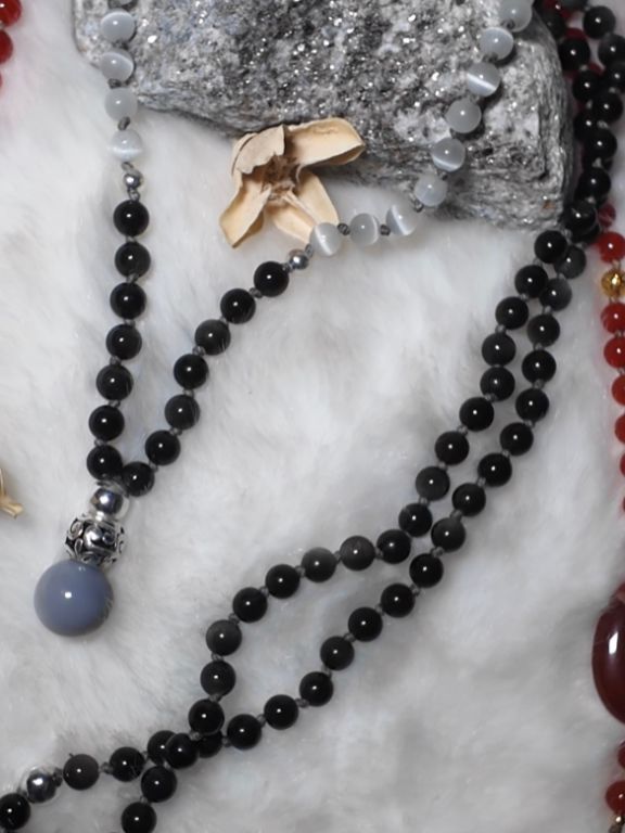 JAPAMALA OBSIDIAN AND CAT'S EYE