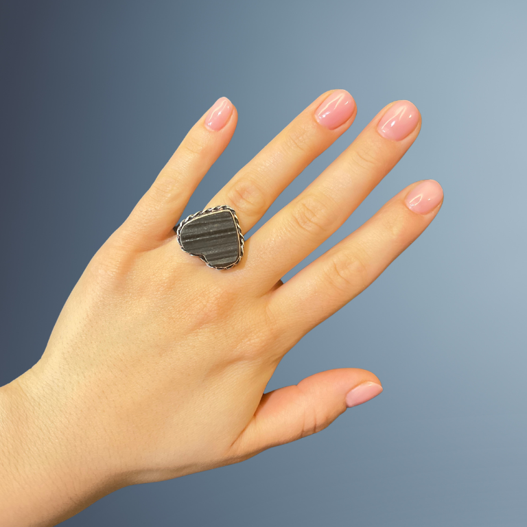 Anello Cuore in Tormalina Nera Grezza