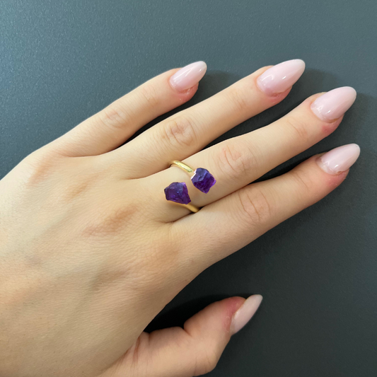 Anello con Ametista grezza