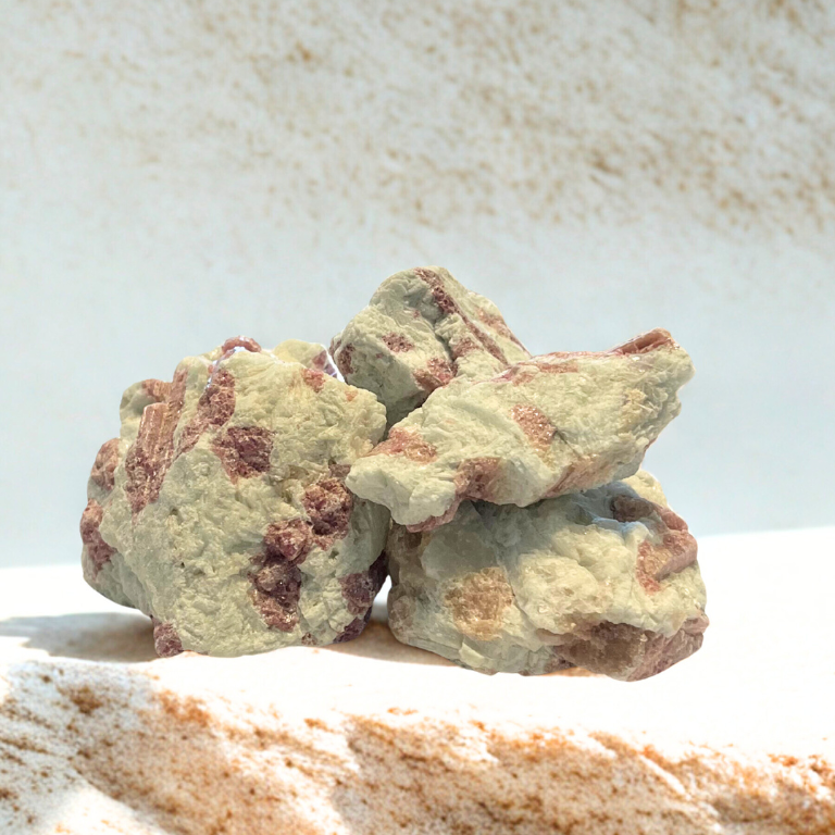 Tormalina Rosa Grezza | Pietra dell'Amore e della Guarigione del Cuore