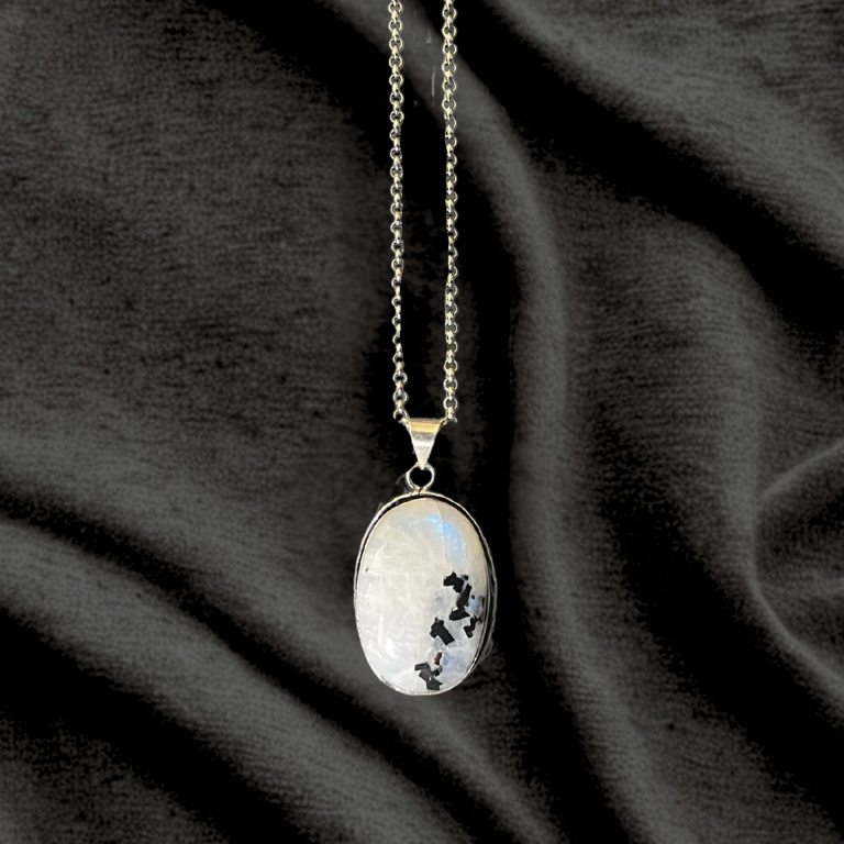 Collana in Pietra di Luna e Tormalina Nera
