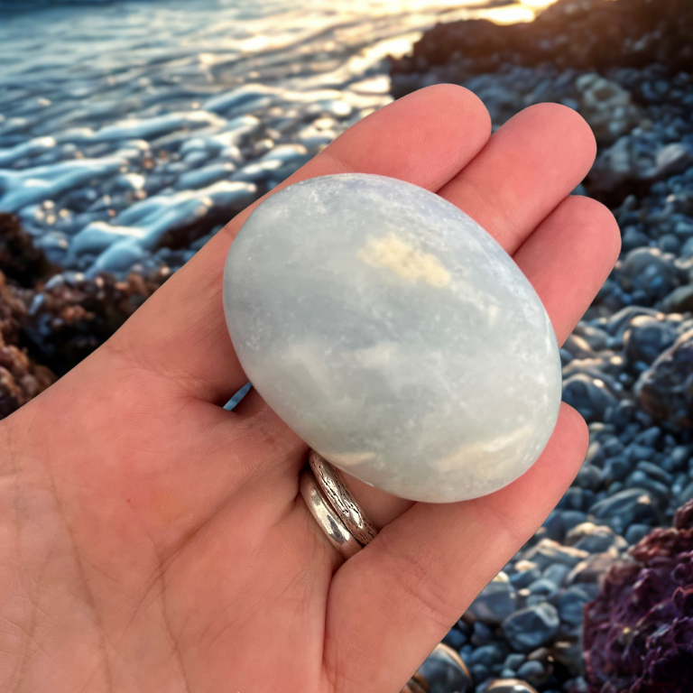 Palmstone in Celestite – Custode di serenità