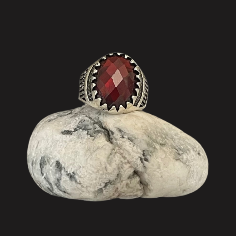 Anello in Argento e Granato rosso