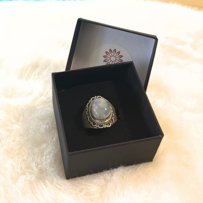 Anello in Argento e Pietra di Luna