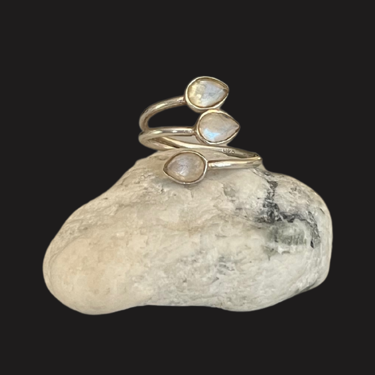 Anello in Argento e Pietra di Luna