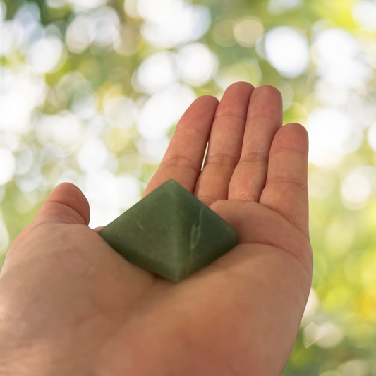 Piramide in Avventurina Verde