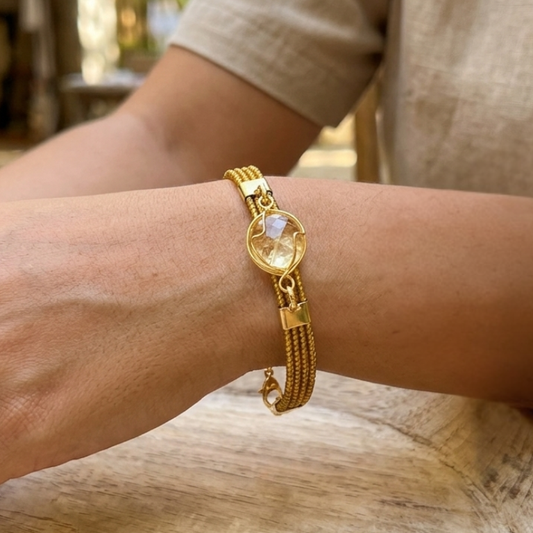 Bracciale in Capim Dourado con Cristallo Naturale – Citrino o Tormalina Nera