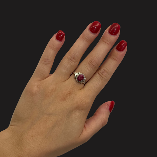 Anello in Rubino sfaccettato e Argento 925