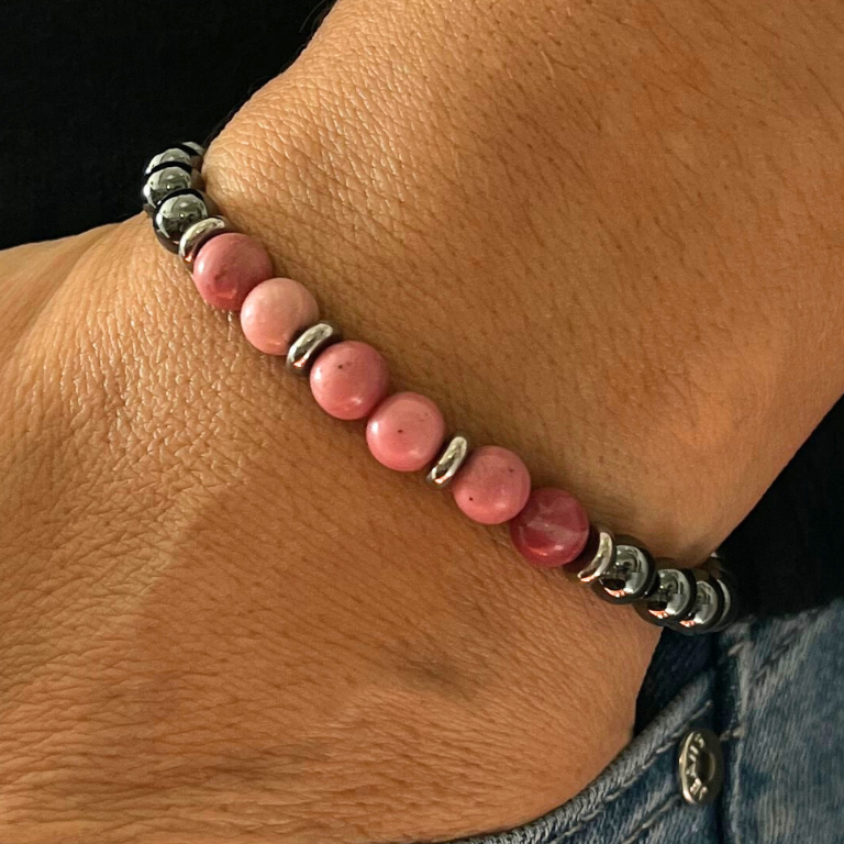 Pulsera de Rodonita y Hematita: Armonía y Conexión a Tierra