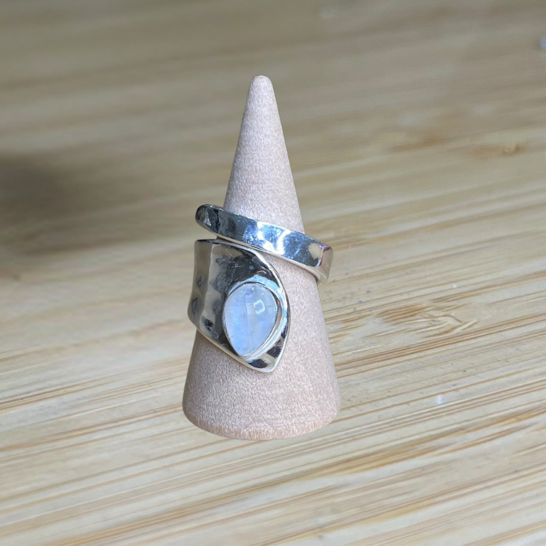 Anello Regolabile con Pietra di Luna