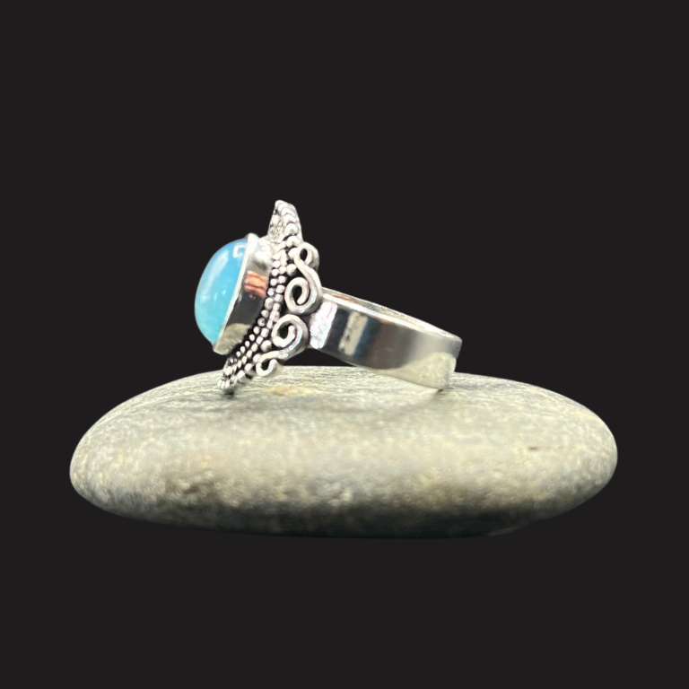 Anello in Calcedonio