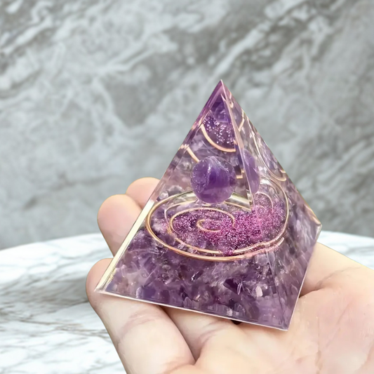 Piramide Orgonite con Ametista