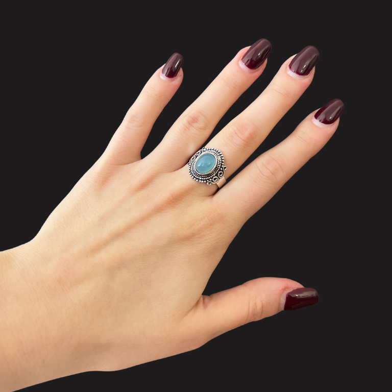 Anello in Calcedonio