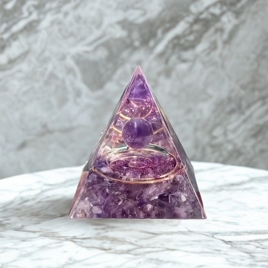 Piramide Orgonite con Ametista