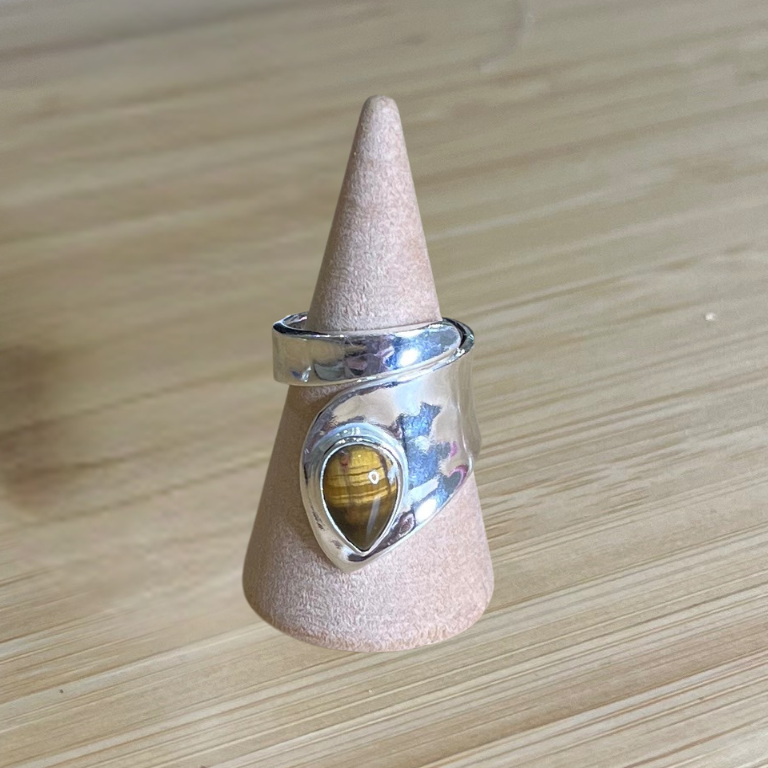 Anello Regolabile con Occhio di tigre
