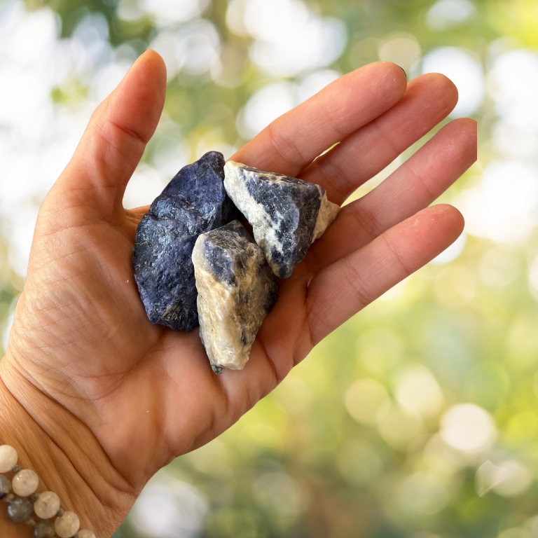 Sodalite naturale grezza