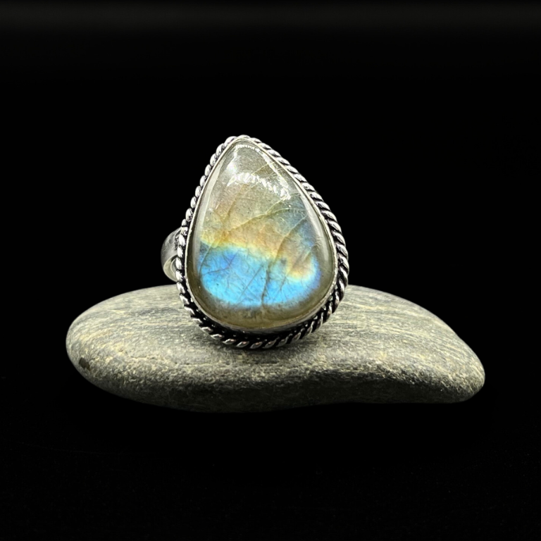 Anello in Labradorite