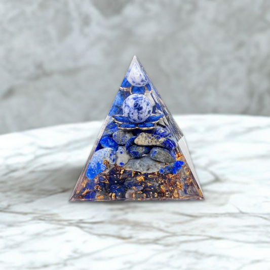 Piramide Orgonite Lapislazzuli e Sodalite