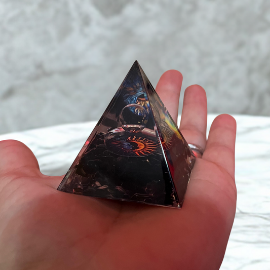Piramide Orgonite con Ossidiana