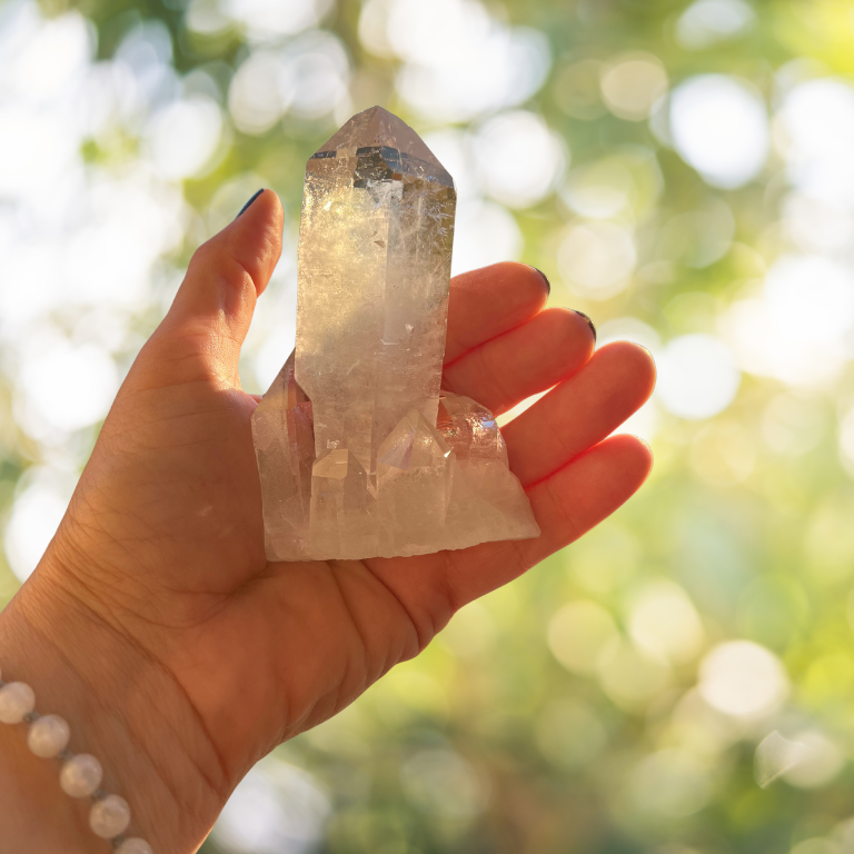 Cluster di Quarzo Ialino Naturale – Energia Pura e Chiarezza Cristallina