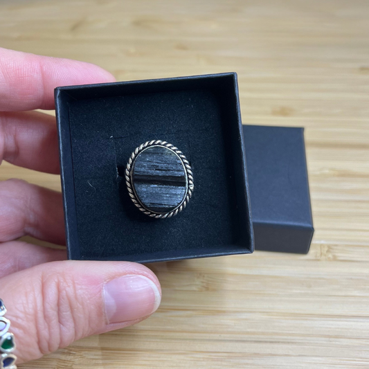 Anello Artigianale con Tormalina Nera Grezza