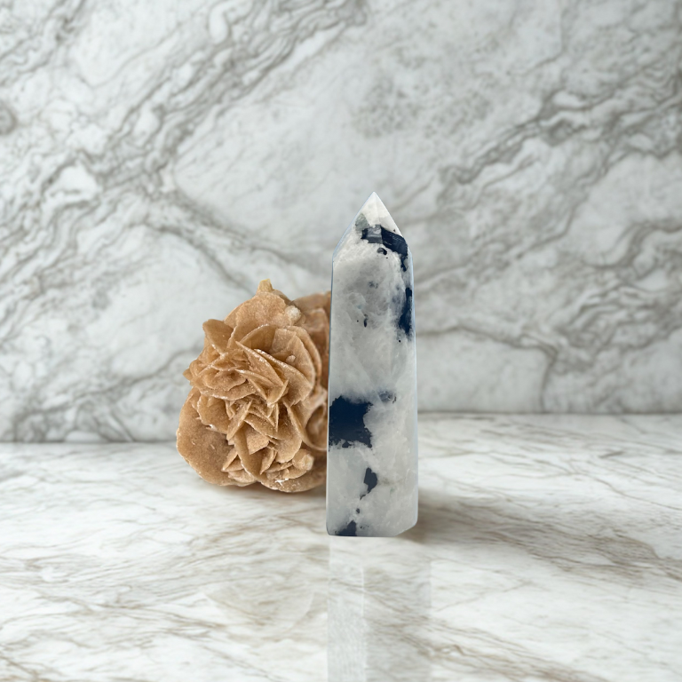 Torre in Pietra di Luna Arcobaleno