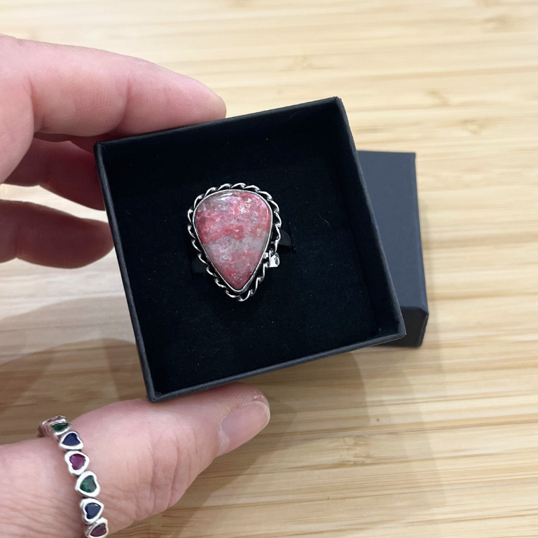 Anello Regolabile in Thulite Naturale