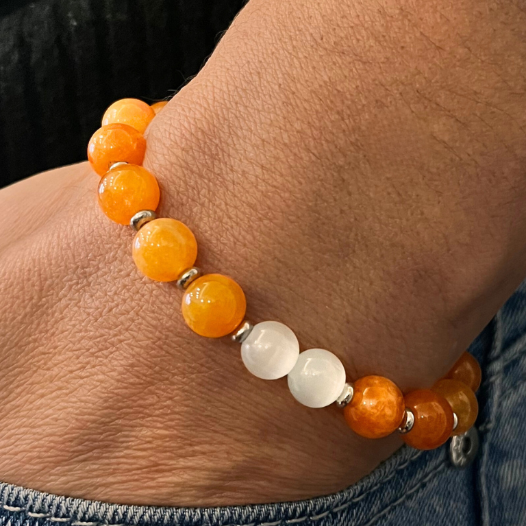 Pulsera de calcedonia naranja y piedra lunar