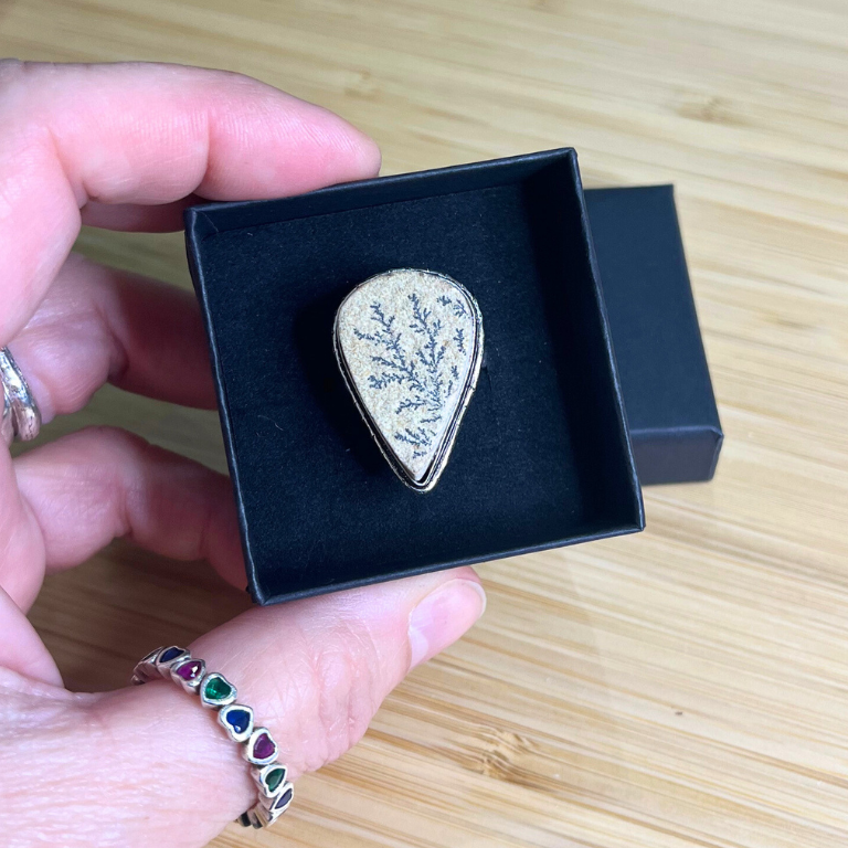 Anello in Psilomelano Dendrite naturale