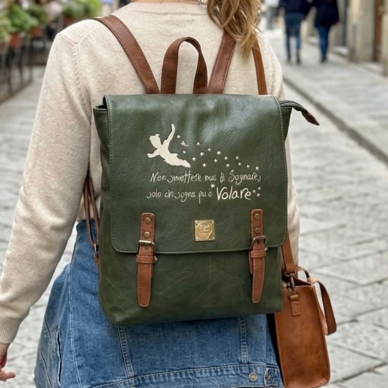 Zaino in Ecopelle Ricamato "Non Smettere Mai di Sognare, Solo Chi Sogna Può Volare"