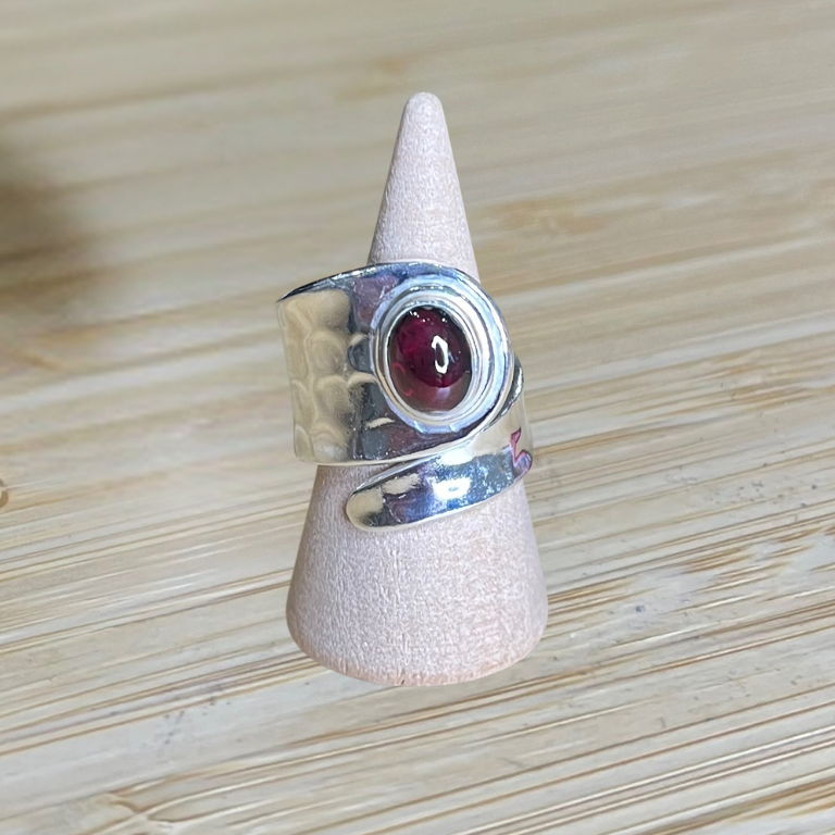 Anello Regolabile in Granato