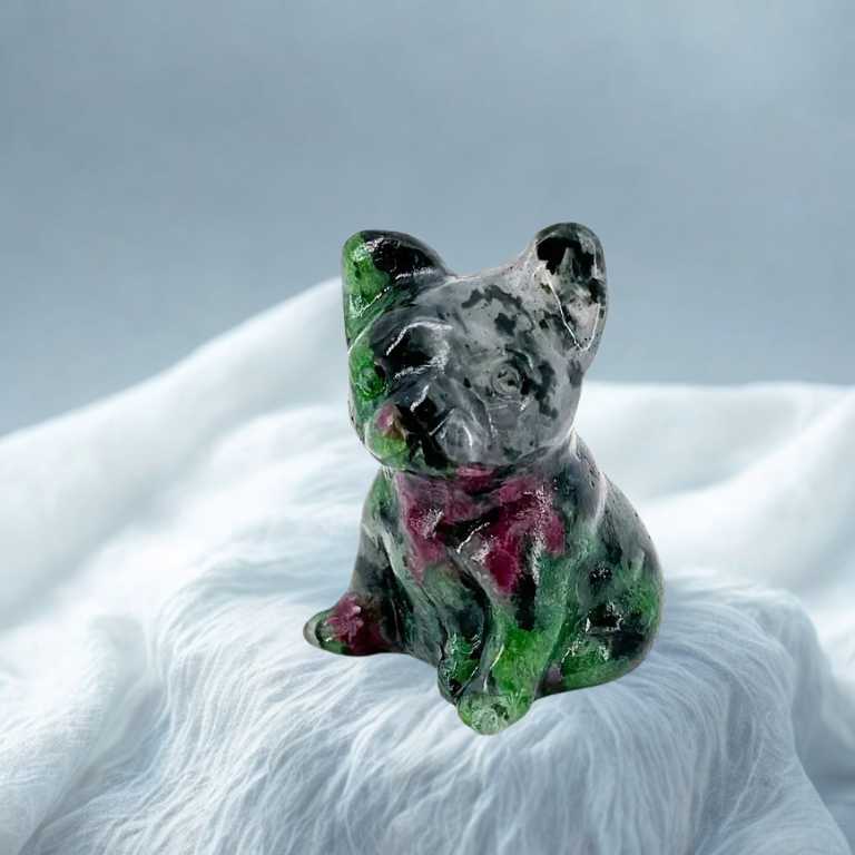 Bulldog Francese in Calcite Rubino