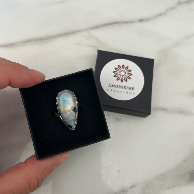 Anello con Pietra di Luna e Tormalina Nera
