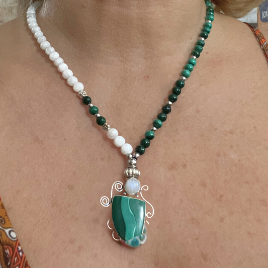 Collana in Malachite e Pietra di Luna