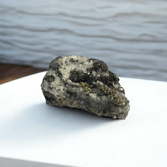 Pirite con Quarzo e Calciopirite – Energia di Abbondanza e Protezione