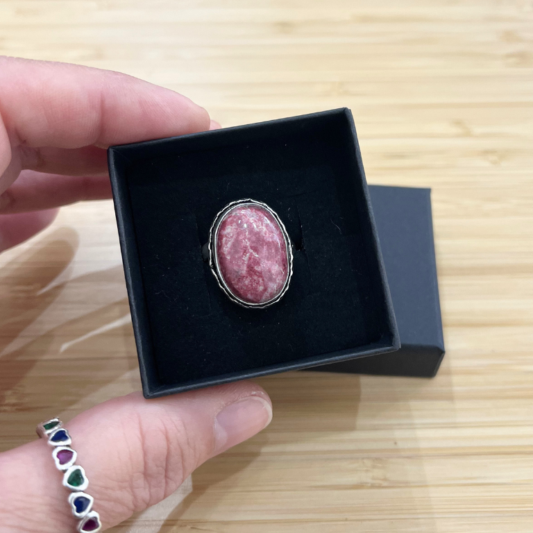 Anello Regolabile in Thulite Naturale