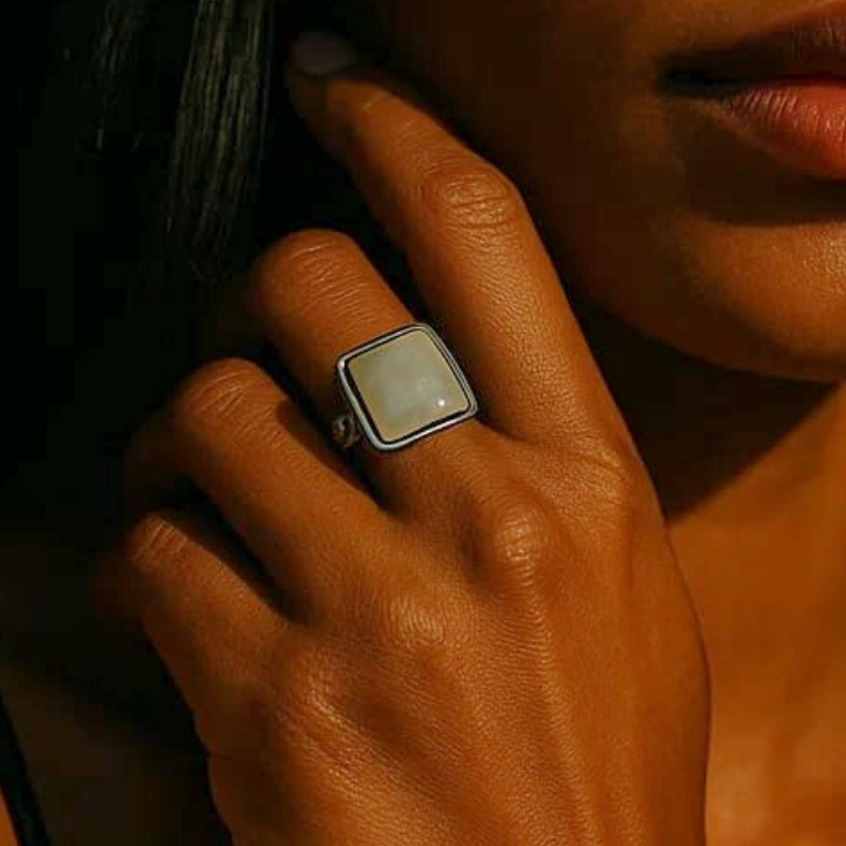 Forziere  Pietra di Luna  e Piattino Selenite – Intuizione e Nuovi Inizi