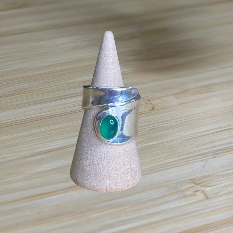 Anello regolabile in argento con Agata Verde