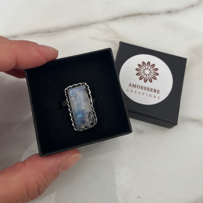 Anello con Pietra di Luna e Tormalina Nera