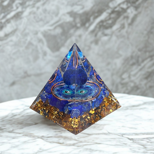 Piramide Orgonite con Lapislazzuli e Simbolo Yin-Yang