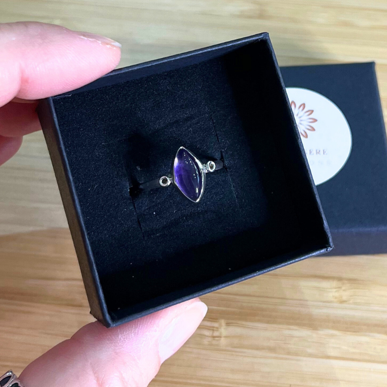 Anello in argento con Ametista