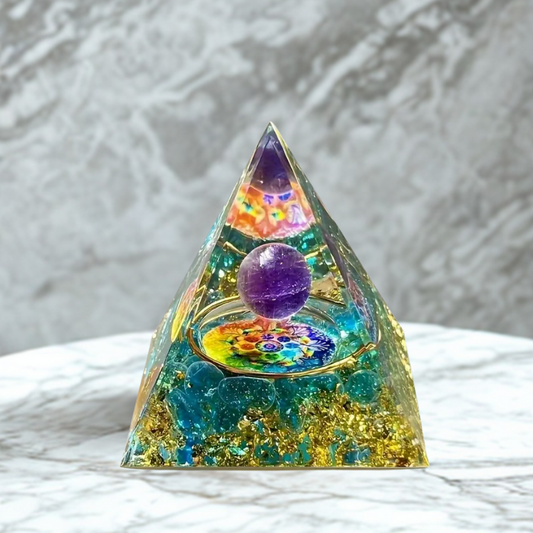 Piramide Orgonite Ametista e Cristalli