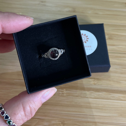 Anello in Argento e Granato rosso