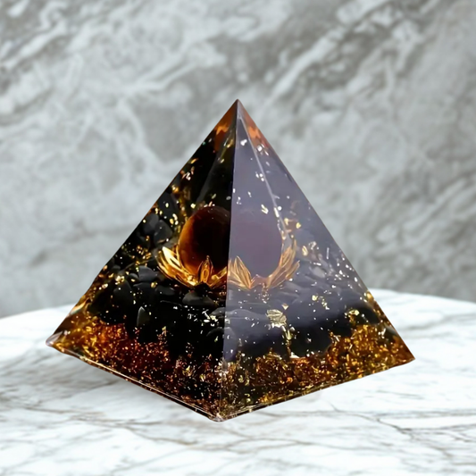 Piramide Orgonite con Ossidiana e Occhio di Tigre