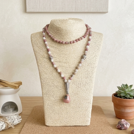 Japamala in Rodonite e Agata Bianca con Guru Bead in Opale Rosa